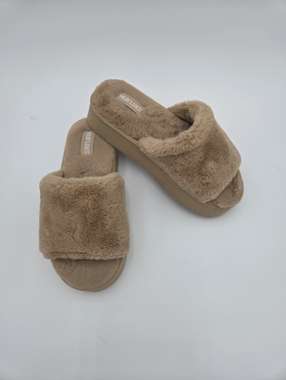 Muk Luks Plush Slide Fall Faux Fur Slippers in Taupe/Tan Size 5-6